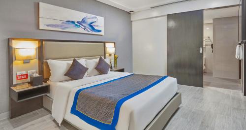 1 Bedroom Suite with Living room 