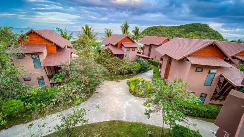 Villa with Garden View