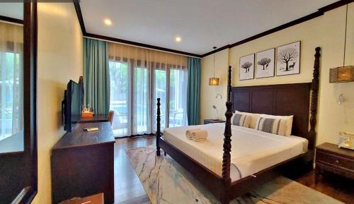 Double Room with Pool View