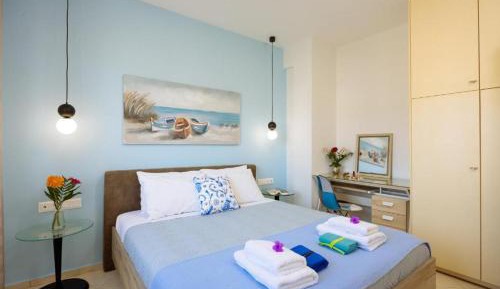 One-Bedroom Apartment with Garden View