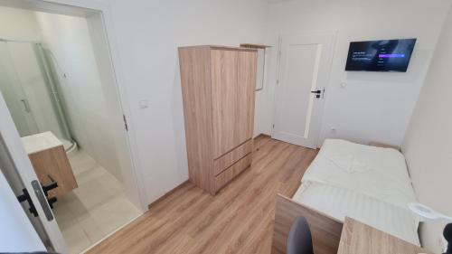 Single Room with Private Bathroom