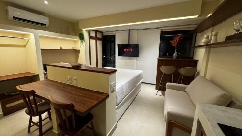 Deluxe Studio