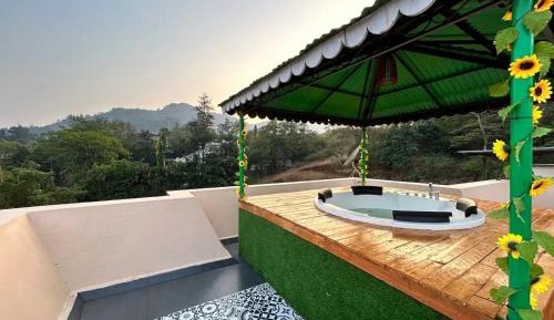 One-Bedroom Apartment with Terrace
