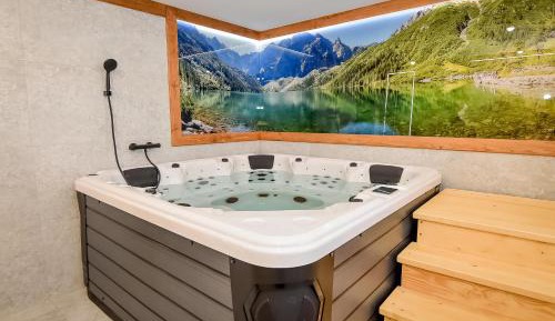 Apartment with Mountain View