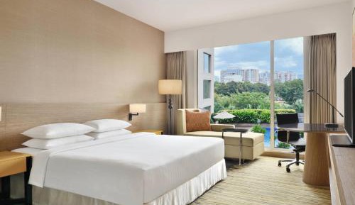 Guest room, 1 King, Pool view