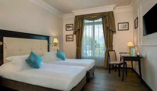 Superior Twin Room with Balcony