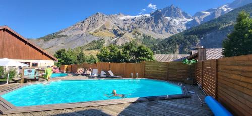 N°101 Cozy apartment MARMOTTE with connected rooms with private terrace and glacier view
