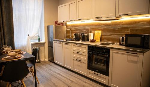 Deluxe One-Bedroom Apartment