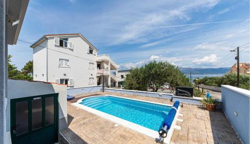 Four-Bedroom Holiday Home