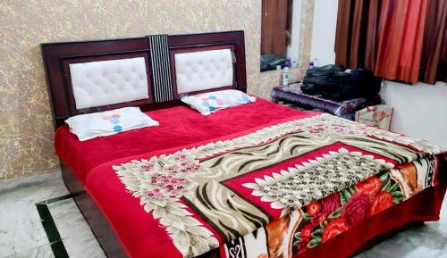 Deluxe Double Room (2 Adults + 1 Child)