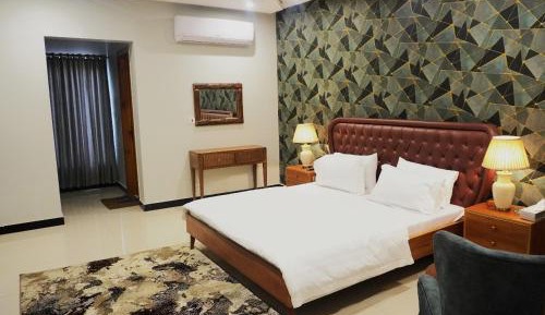 Deluxe King Room