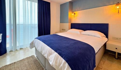 Double Room with Balcony and Sea View