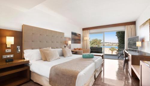 Superior Double Room with Side Sea View 