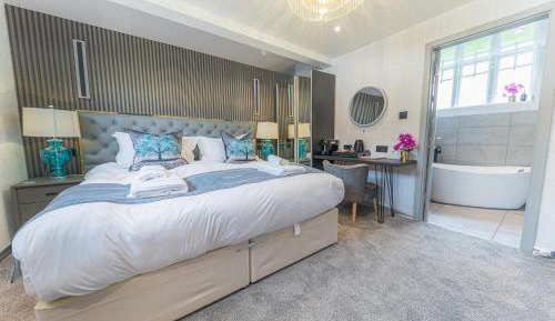Deluxe King Room