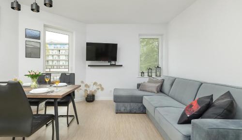 One-Bedroom Apartment with Balcony