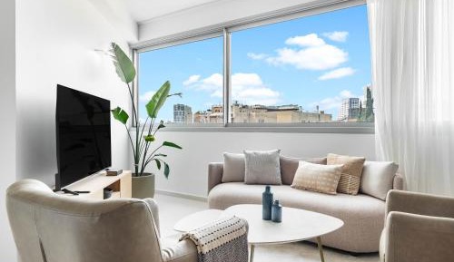 Apartment with City View