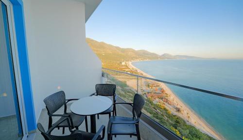 Deluxe Triple Room with Sea View