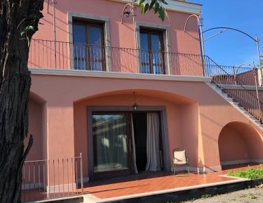 Three-Bedroom Villa (6 Adults)