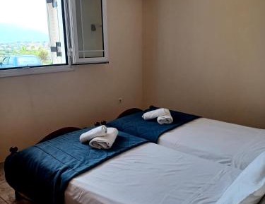 One-Bedroom Apartment with Garden
