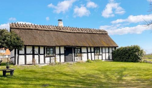 One-Bedroom Holiday Home
