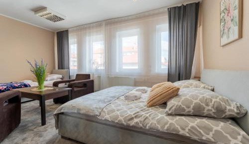Basic Triple Room with Shared Bathroom