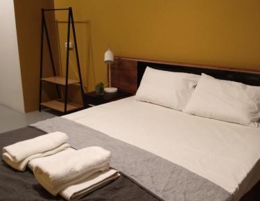 Basic Triple Room with Shared Bathroom