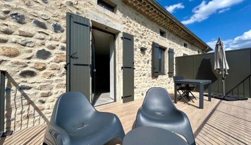 One-Bedroom Apartment with Terrace