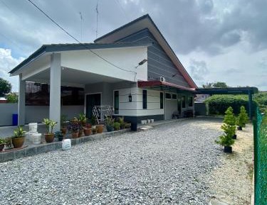 Three-Bedroom Holiday Home 