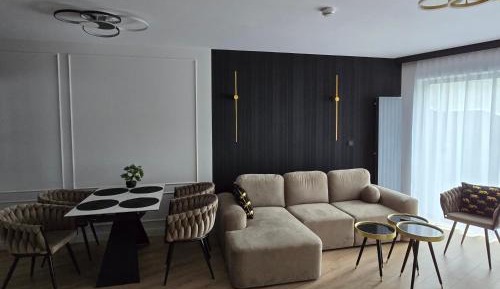 Two-Bedroom Apartment with Mountain View