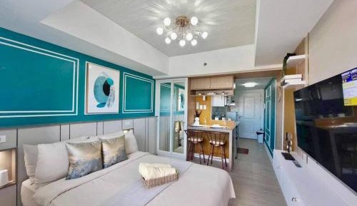 Studio Apartment with Balcony