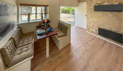 One-Bedroom Holiday Home