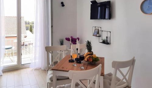 One-Bedroom Apartment with Balcony