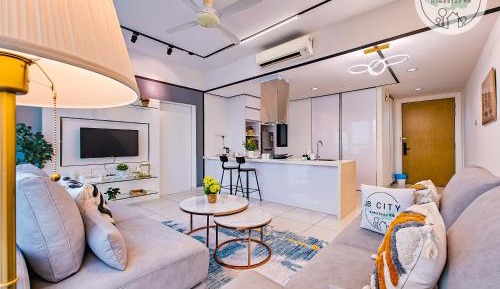 One-Bedroom Apartment with City View