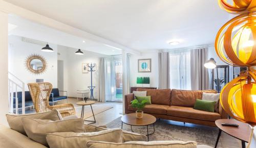 Four-Bedroom Apartment with Terrace
