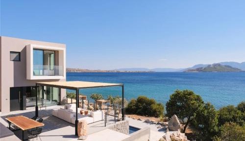 Villa - Beach Front