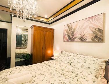 One-Bedroom Apartment with Balcony