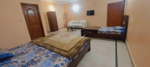 Deluxe Family Room