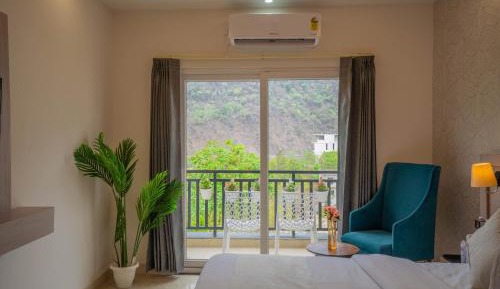 Junior Suite with Balcony