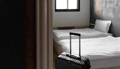 Bath House (1 Single bed + 1 Double bed)