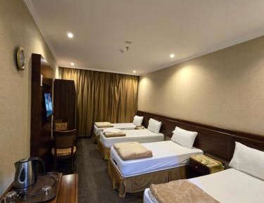 Quadruple Room with Private Bathroom