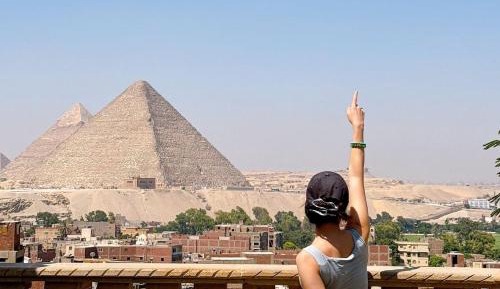 Superior Double or Twin Room with pyramids view 
