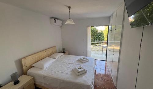 One-Bedroom Apartment - Sea Side