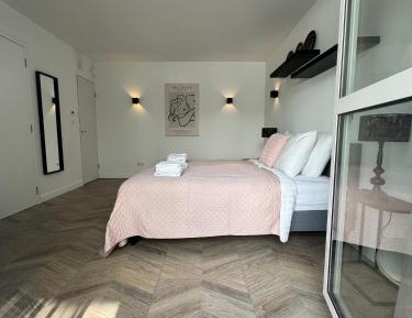 One-Bedroom Apartment with Terrace