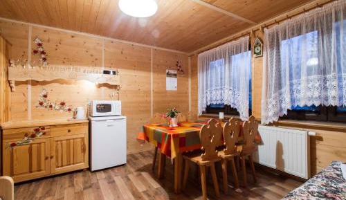 Studio (5 Adults)
