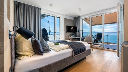 Double Room with Lake View