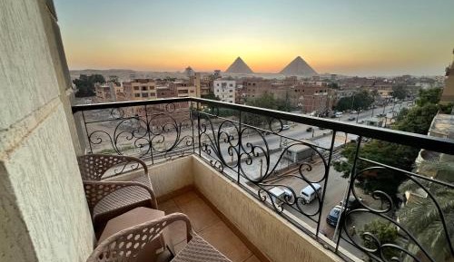 Deluxe Double Room with Pyramids View & Balcony