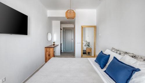Deluxe Double Room with Balcony and Sea View