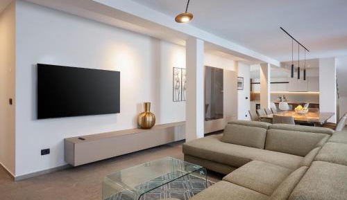 Five-Bedroom Holiday Home