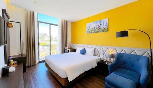 Premier Double Room with City View