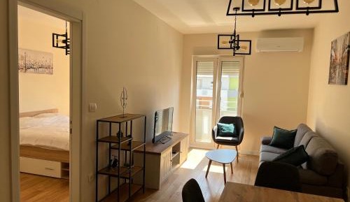 One-Bedroom Apartment with Balcony